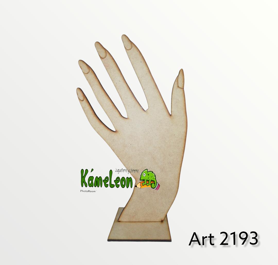 Mano con base para anillos 