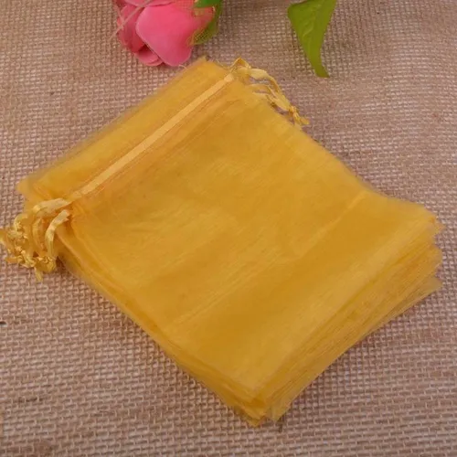 Bolsa tul  dorada  x 25 unidades de 7 x 10 cm 