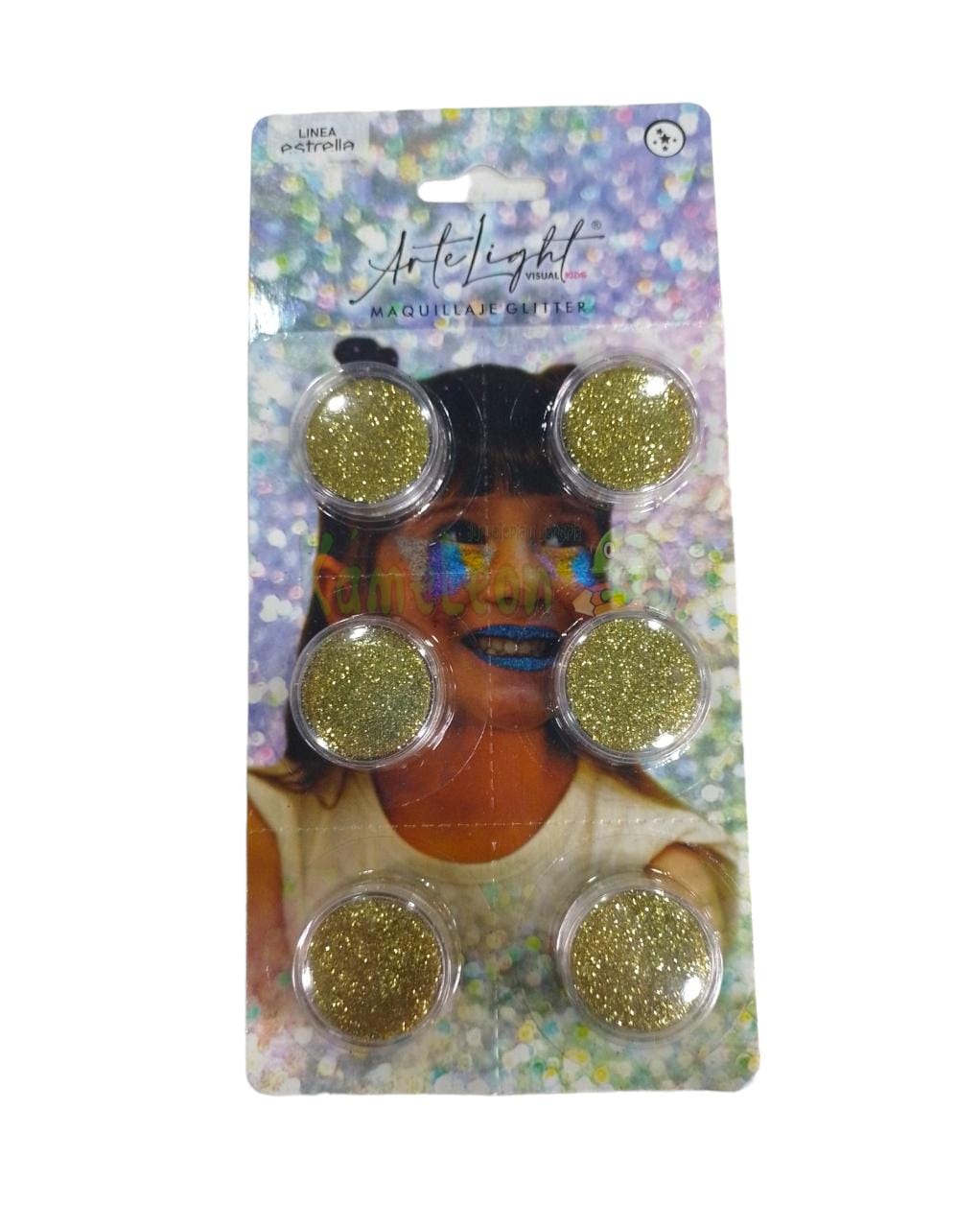 Maquillaje dorado en pastilla cremoso 