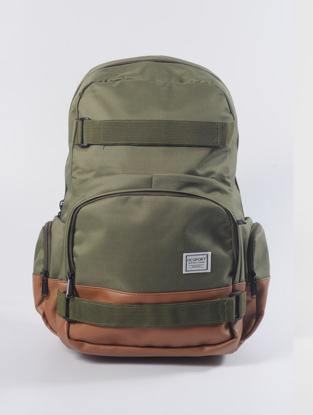 Mochila oc-sport espalda 18" verde con cuerina debajo